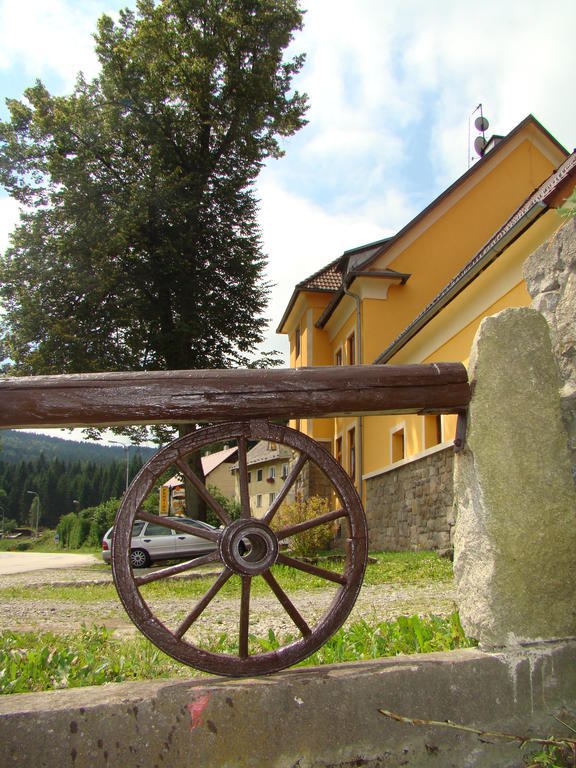 Pension Pod Lipou Loučovice Exterior foto